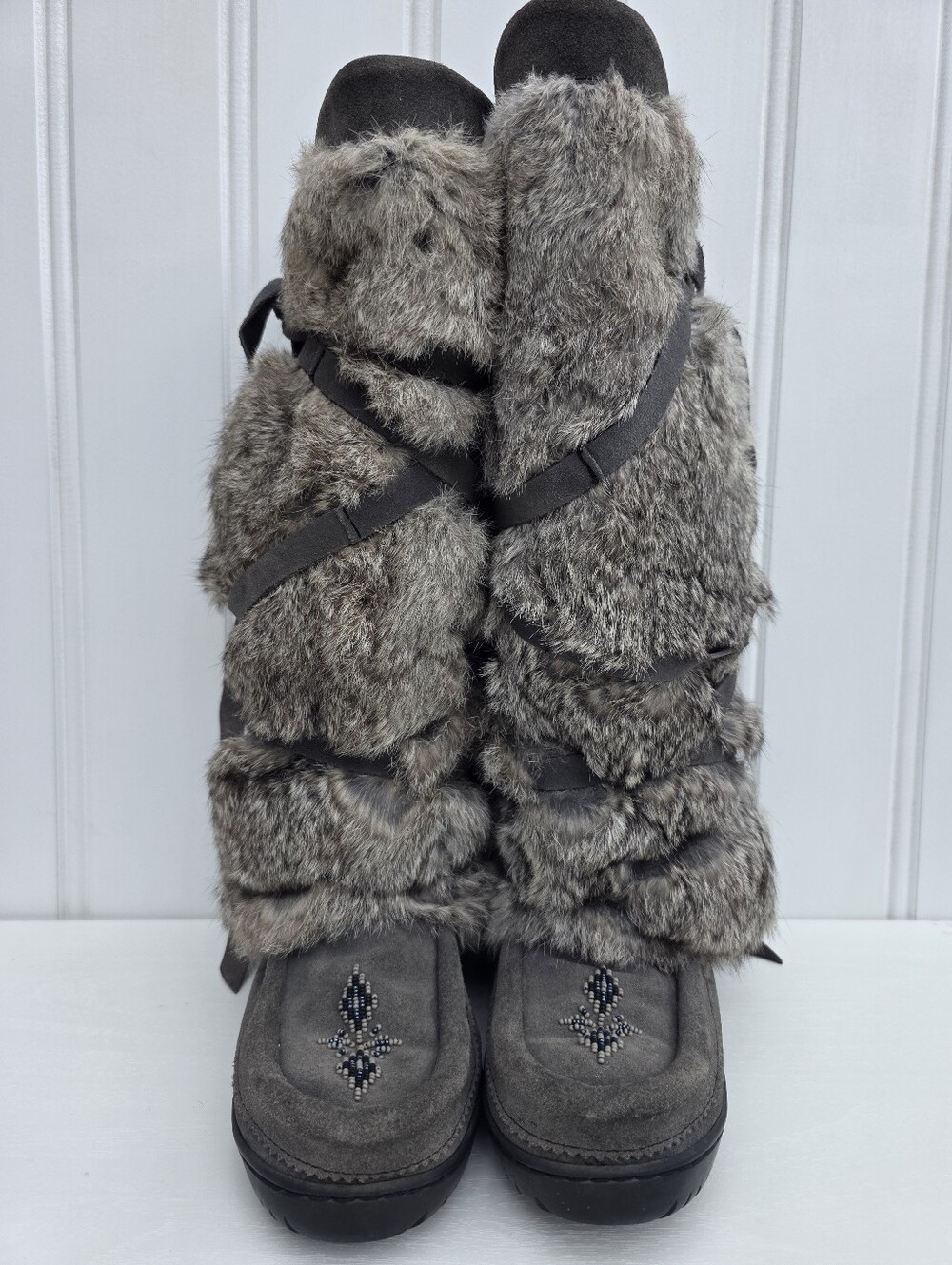 Manitobah Mukluks Tall Wrap Winter Snow Boots Charcoal Grey Rabbit Fur Size W6 - Picture 2 of 16